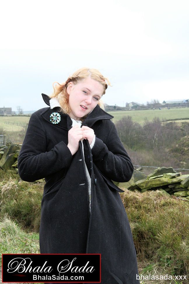 Outdoor Striptease with Sexy Chubby MILF Bhala Sada