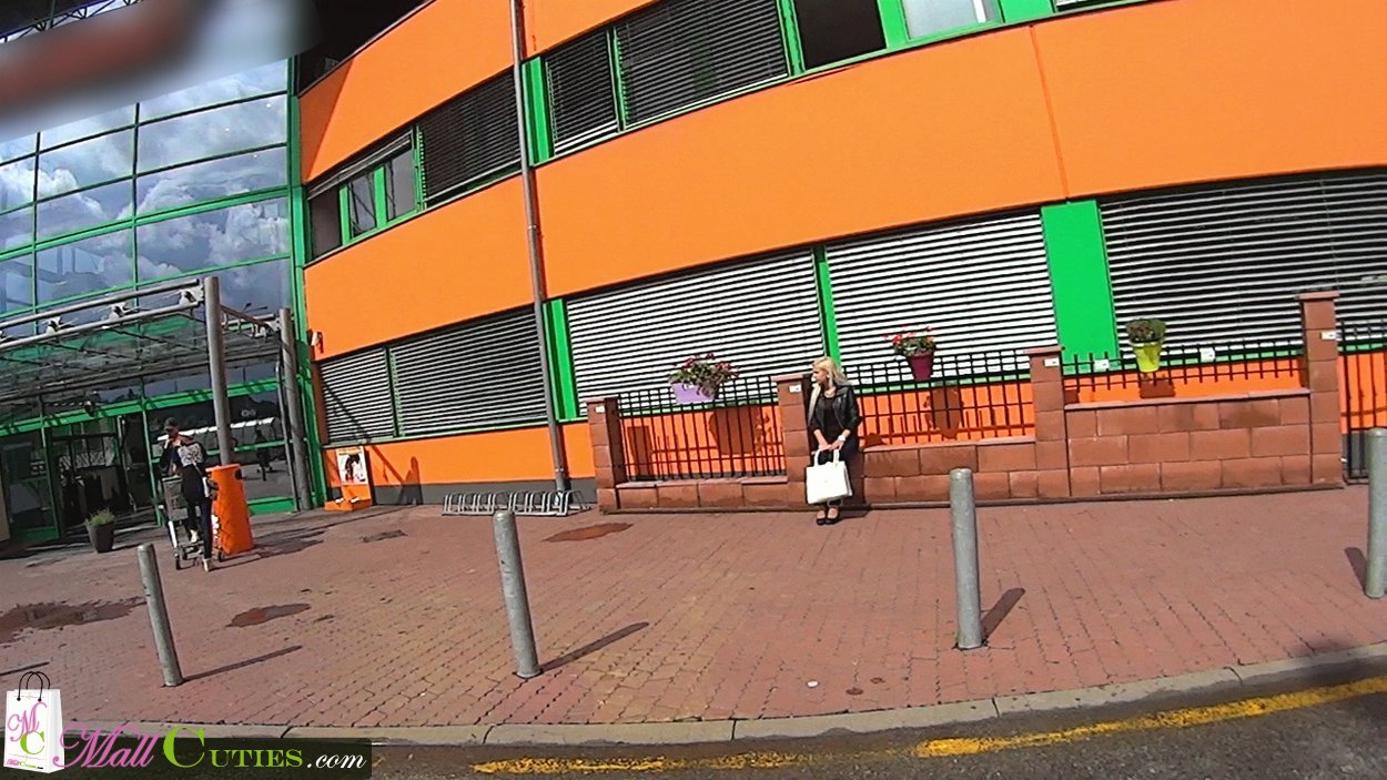 Blonde Teen Janet Strips For Sex After Mall Shopping