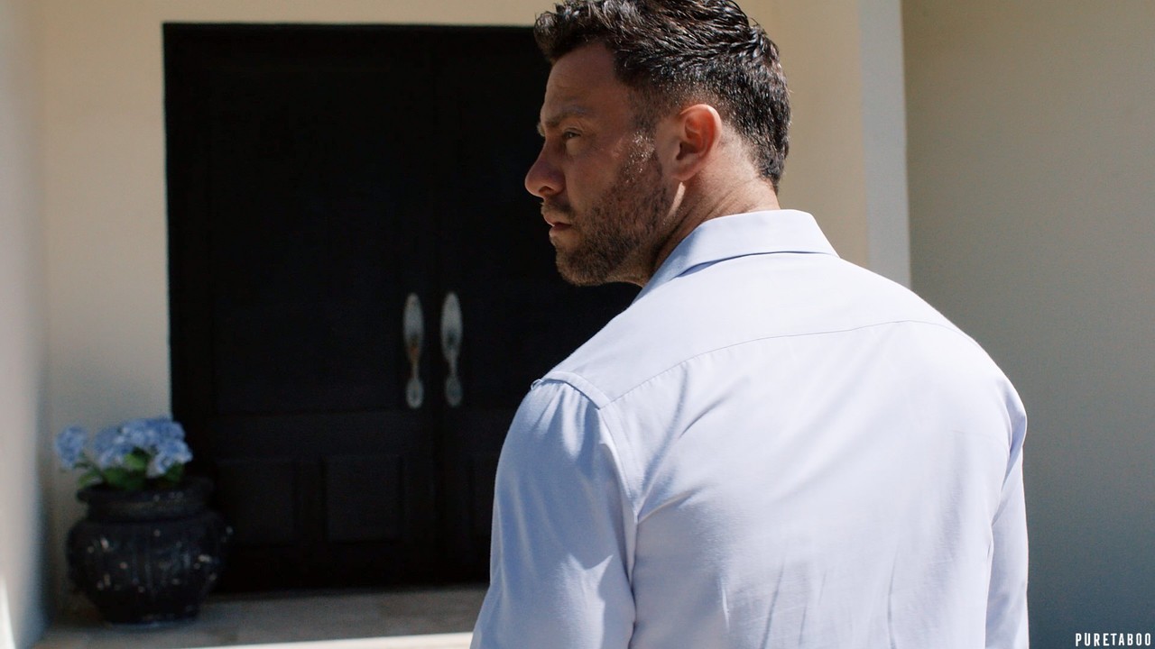 المراهقة المشاكسة مادي كولينز دي بي في ثلاثي مثلي مثير مع زوج أمها