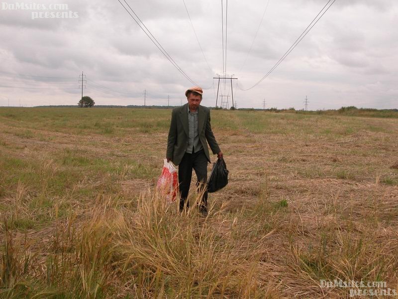 Dirty Blonde Woman Sucks Homeless Man’s Dick In Field