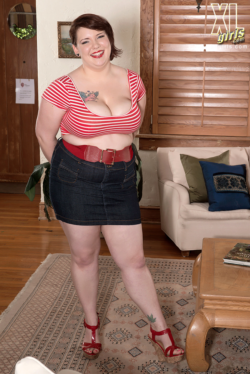 Kitty Mcpherson Horny Short Haired Bbw Teasing Fresh Black Cock