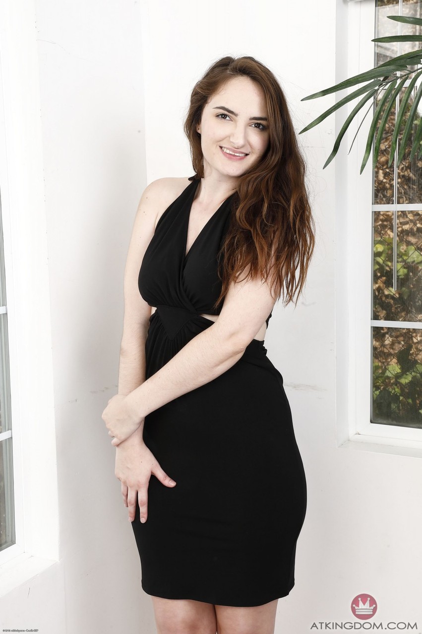 Luci Lovett: Stunning Brunette with Big Bum Spreads Inviting Hairy Cunt