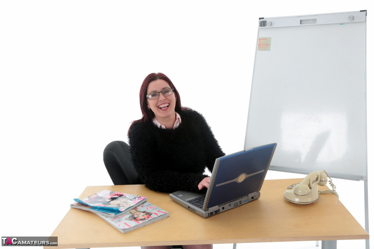 British Milf Juicey Janey Strips In Ripped Pantyhose