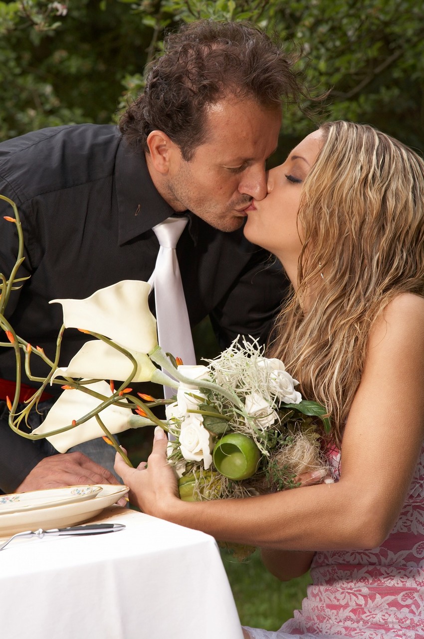 Teen Amateur Radka Gives Hot Bj Before Riding Knob At Outdoor Lunch