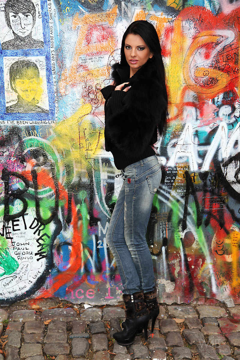 Alluring Teen Monicca Shows Her Trimmed Muff After Undressing