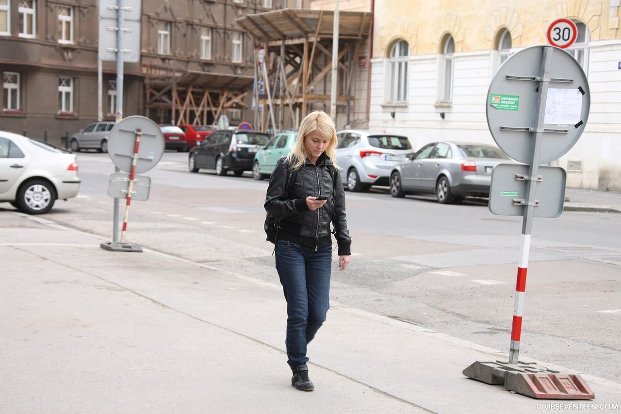 Maaike From Club Seventeen In Explicit Porn Pics