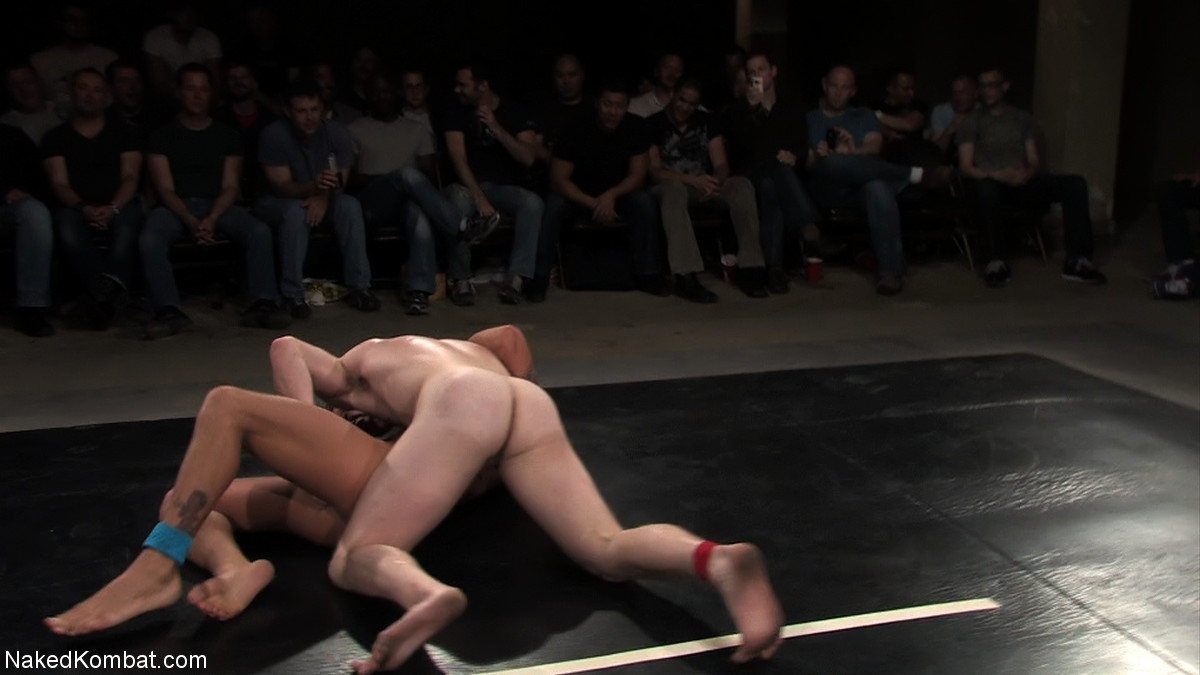 ディーン・タッカーとドレイク・ジェイデンヌードのコンバットセックスイメージ