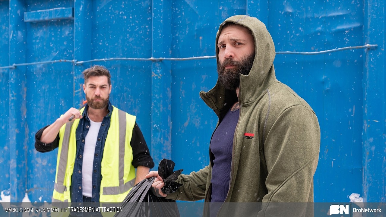 عمال البناء المثليين الساخنين ماركوس كيج ومات بانج بعد العمل