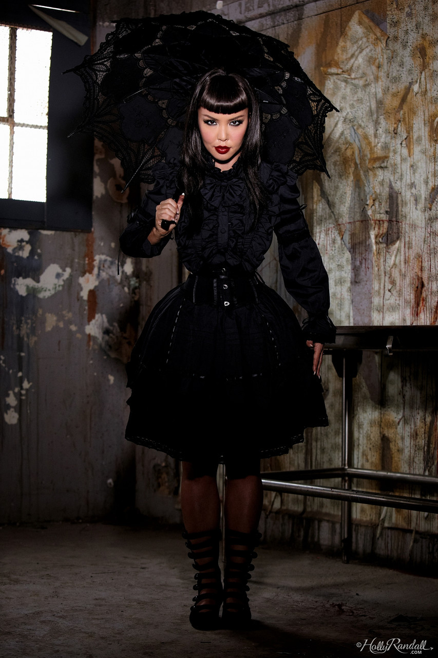 Masuimi Max, Eastern Femme Fatale, Strips Gothic Wear And Flashes Great Titties