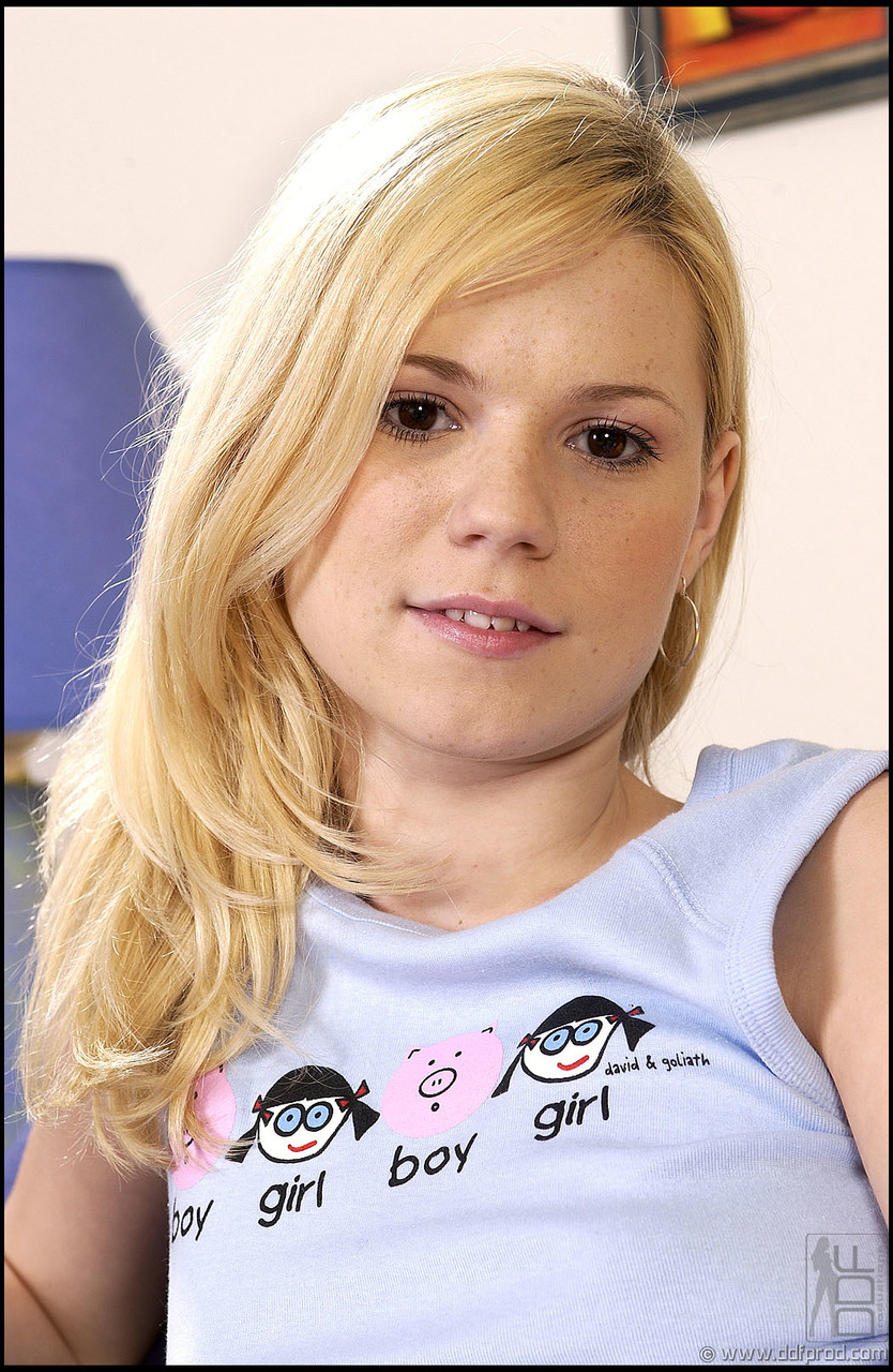 Yasmine Gold Nude Images On 1 By Day