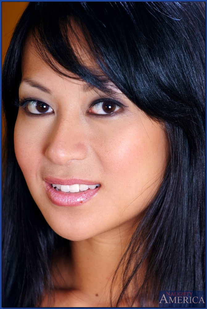 Gianna Lynn Gets Her Asian Pussy Pounded At The Gym By Sporty Black Haired Stud