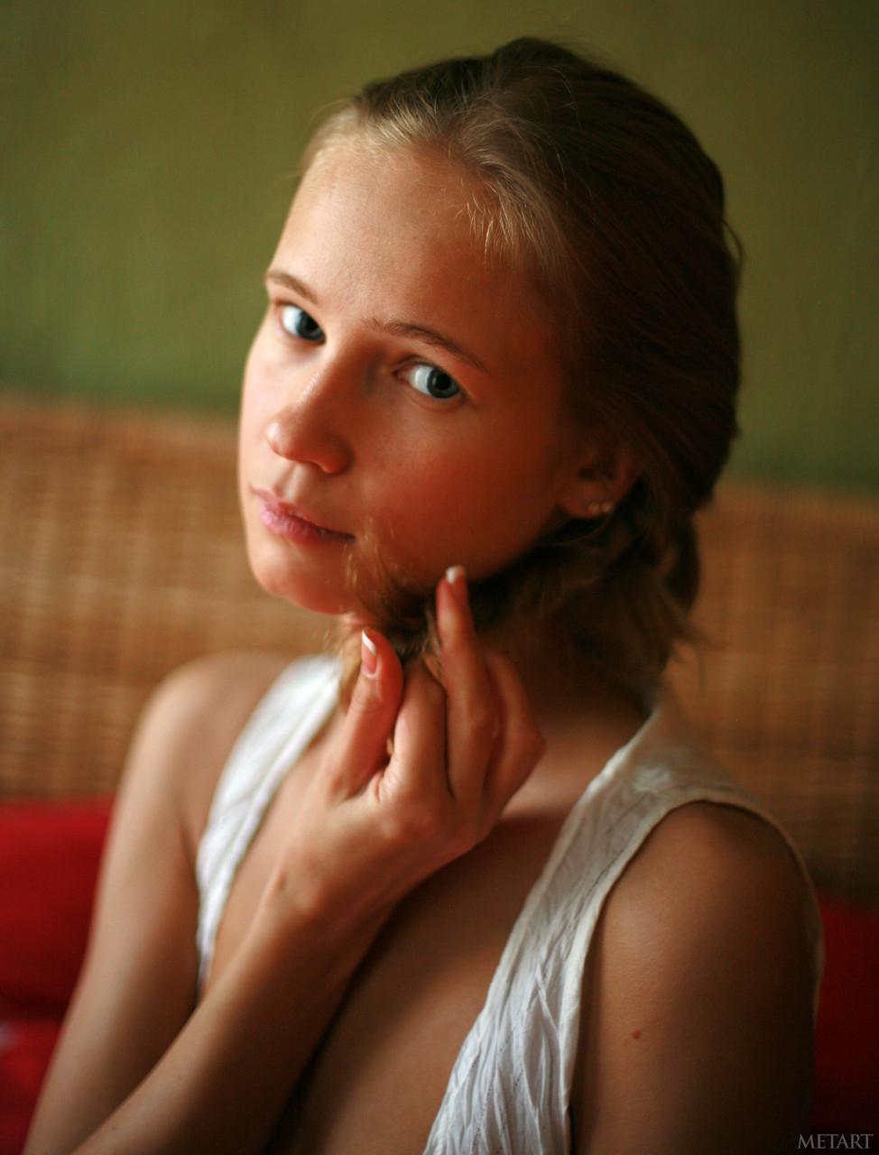 Tanned Glamorous Babe Ksenya Flaunts Tiny Tits In Solo