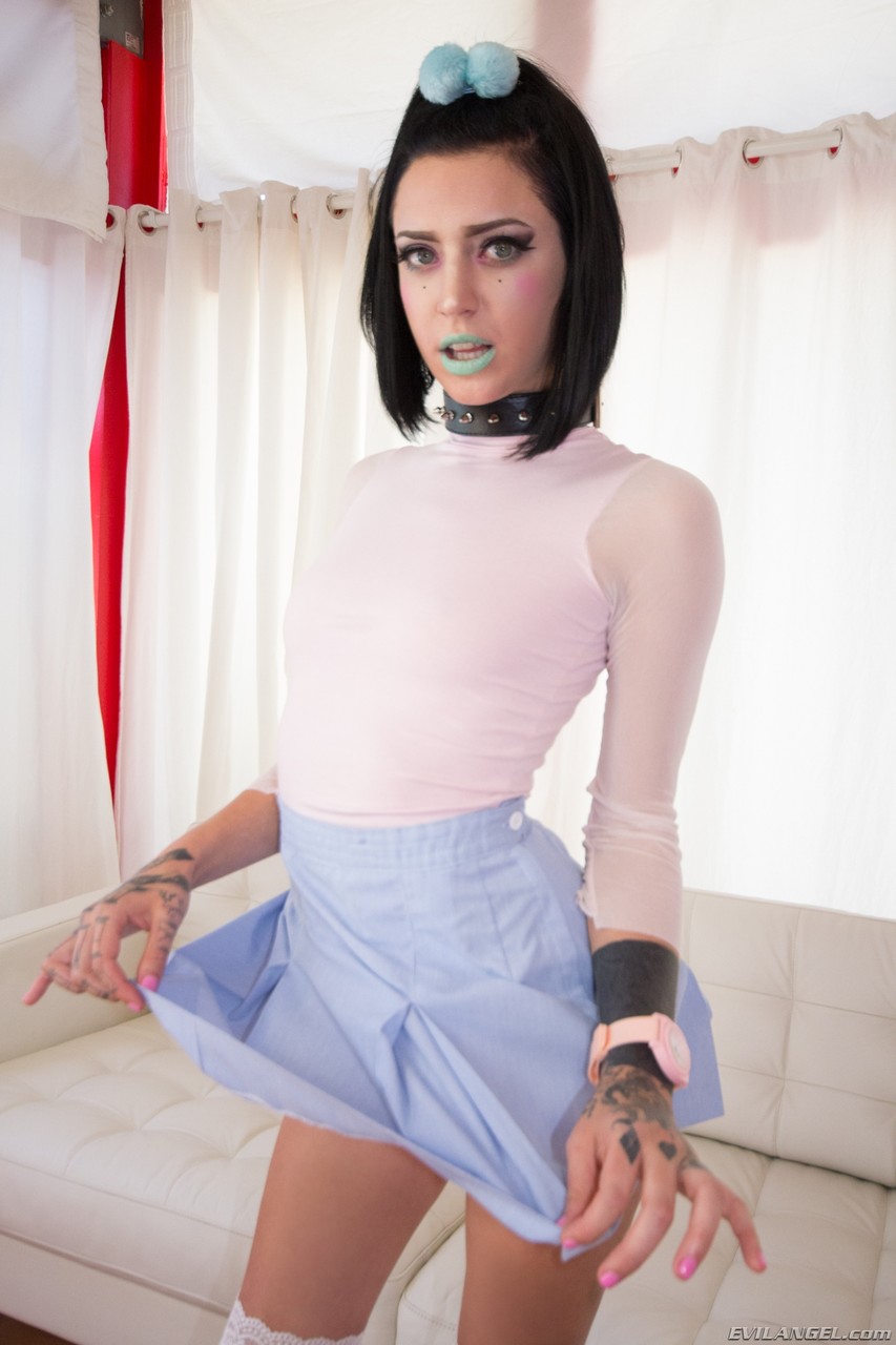 Stevie Foxx Dark Haired Extreme Sex Games With Bryan Gozzling