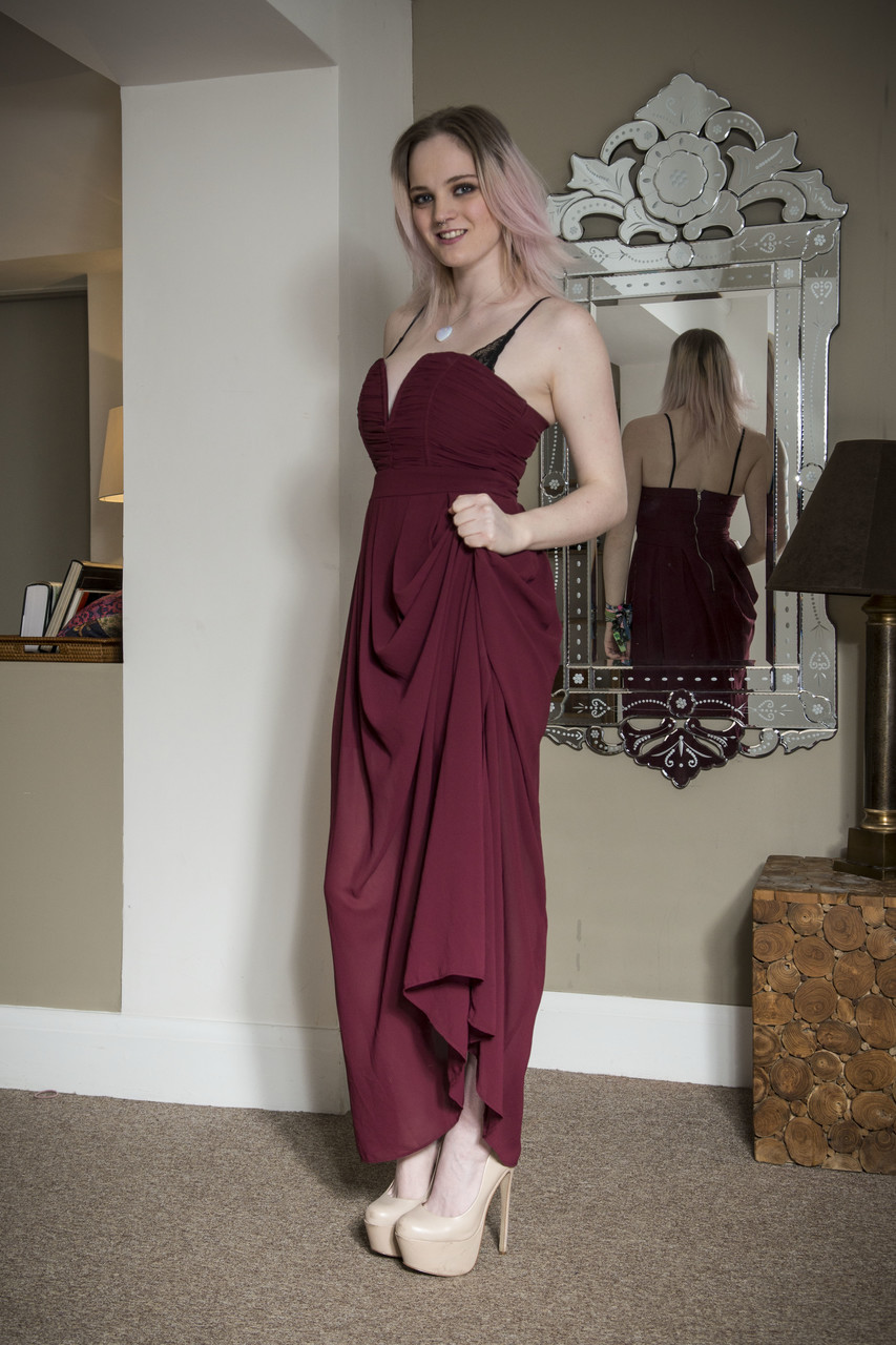 Pale Carly Rae Shows Bare Legs Before Freeing Tits From Onesie