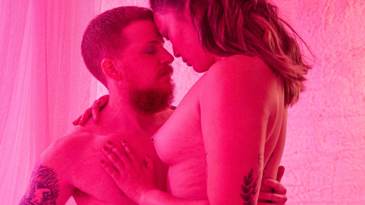 Sexy Babe Asiática Tatuada Kaya Lin Se Hace Lamer Su Coño Y Chupar Un Pene