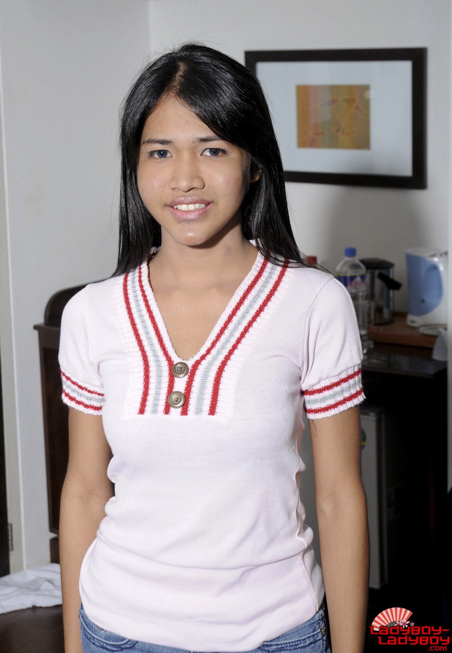 Galería De Skya, Tgirl Asiática Desnuda