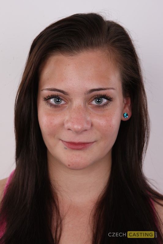 Naked Amateur Adela Slowly Removes Clothes