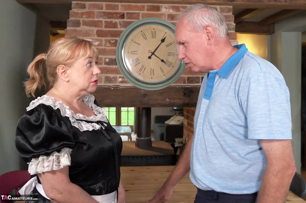 Speedy Bee Uses Kitchen Tool On Pussy Then Gives Bj