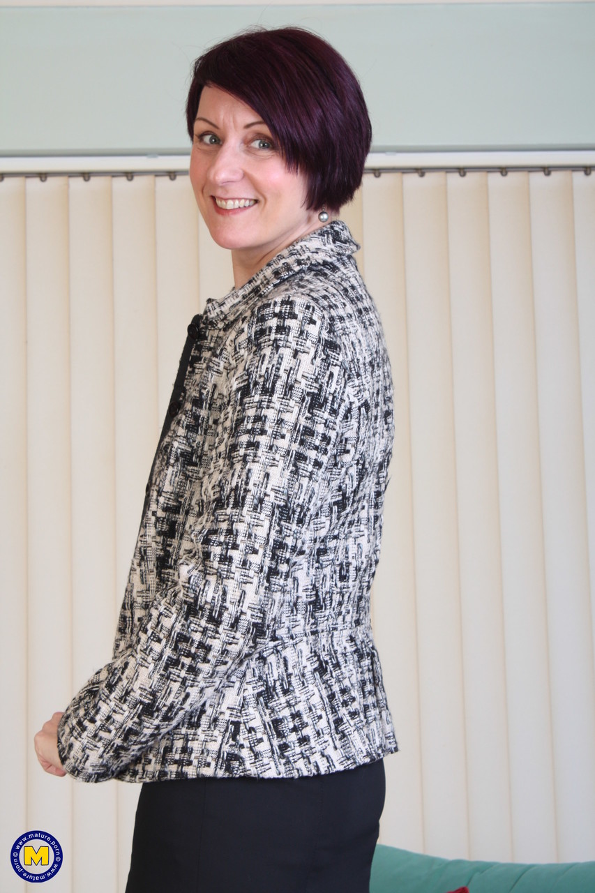 Solo Mature Penny Brooks In Lingerie