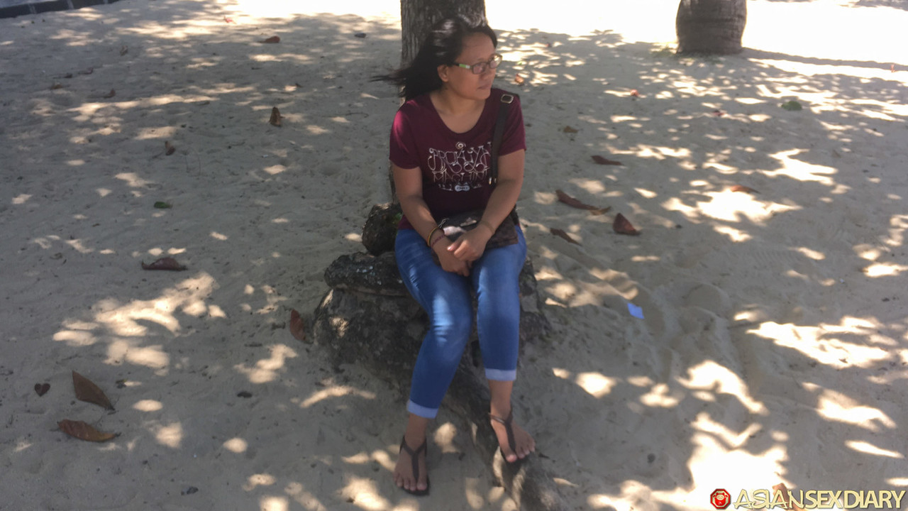 POV Sex With Chubby Latina Mom Chacha After She Flashes Her Big Ass