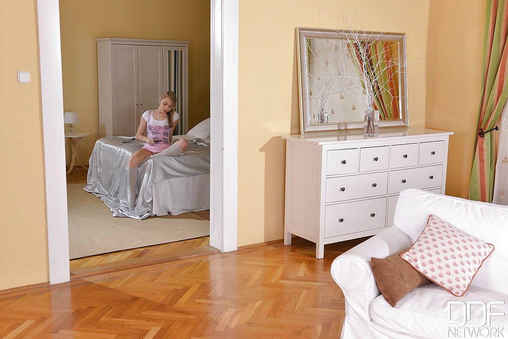 European Teen Babe Chloe Vibrator Shaved Pussy