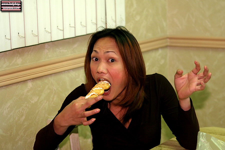 एशियाई टी-गर्ल कैंडी की हॉट गैलरी