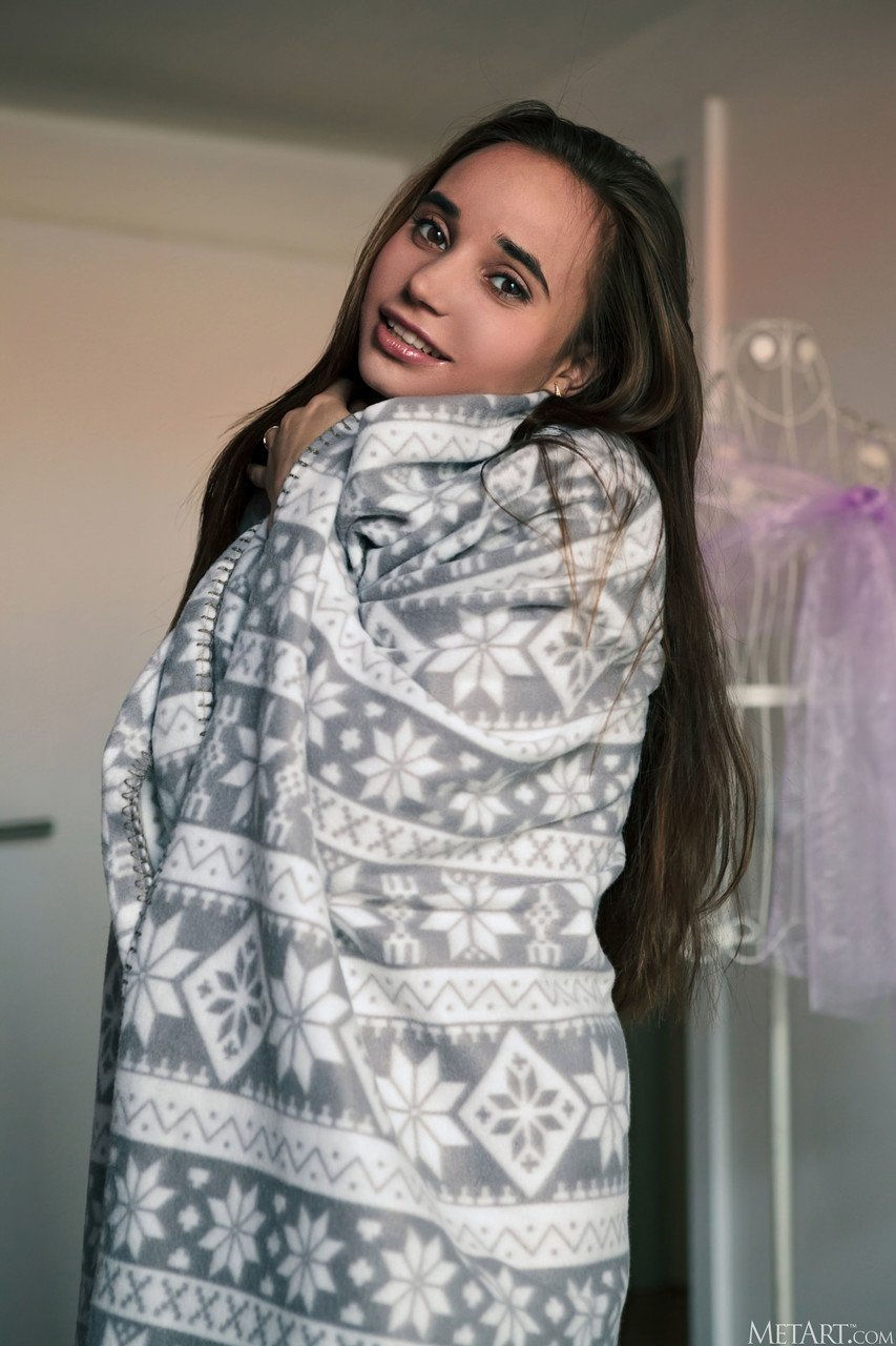 Nude Pictures Of Messiah Performing Love Hairy