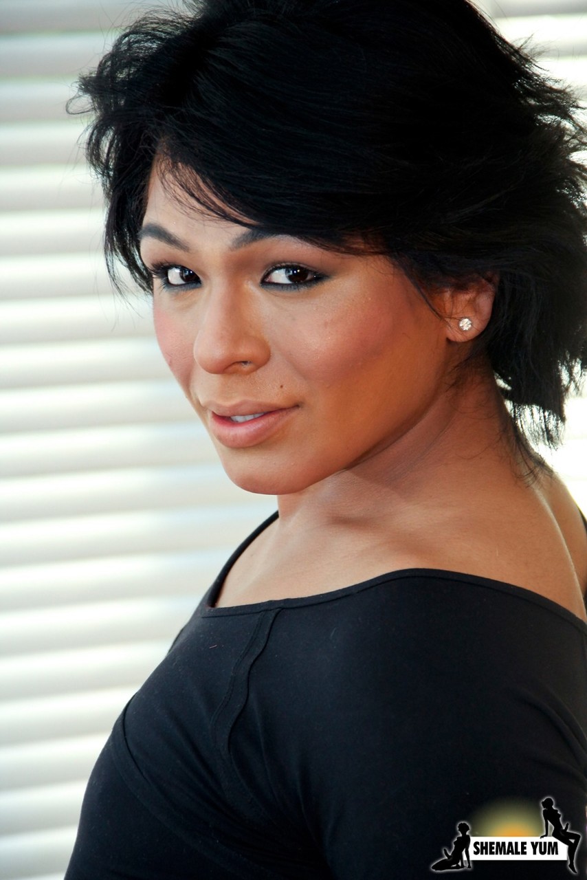 सेक्सी जैसलिन ली ग्रूबी गर्ल्स की तस्वीरों में पोज देती हुई