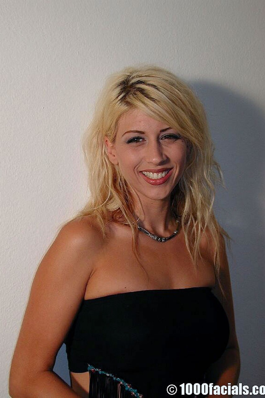 صور مجانية لقذف غزير على وجه ملكة اللسان الشقراء الجميل