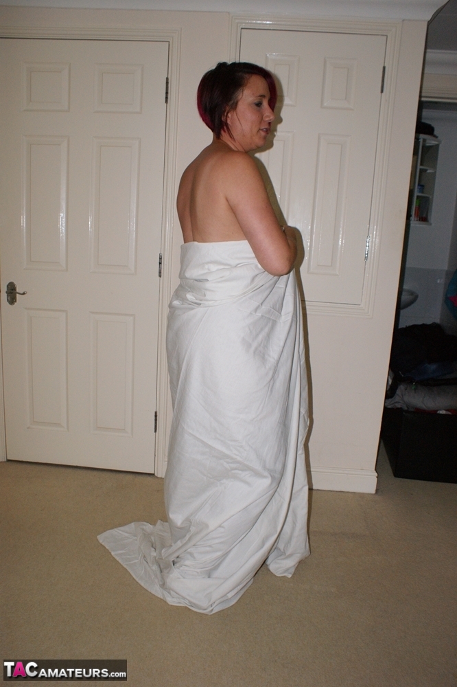 Naked Overweight Redhead Model In Her Bedroom