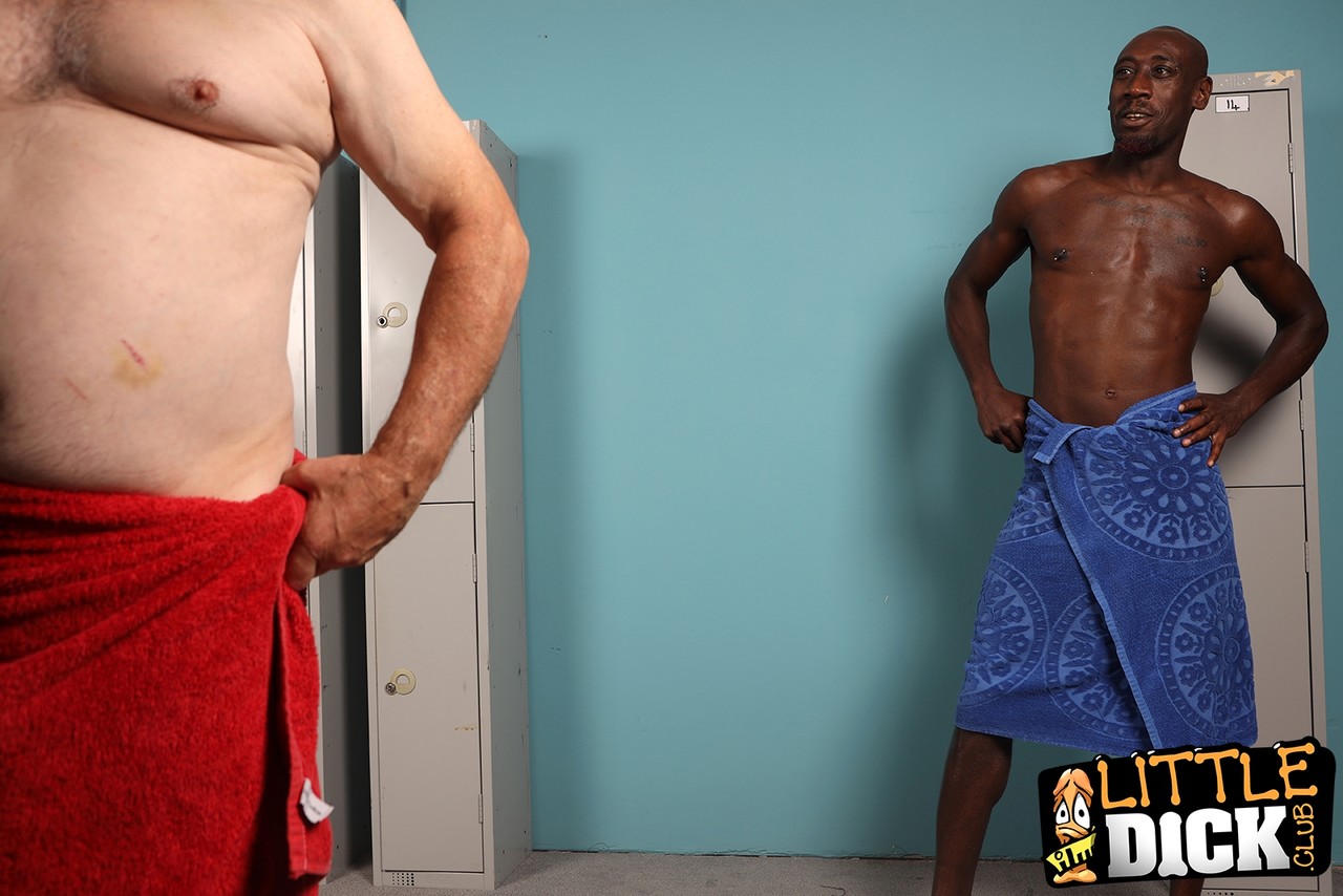 المراهقة آمبر غرين في ثلاثي CFNM بين الأعراق