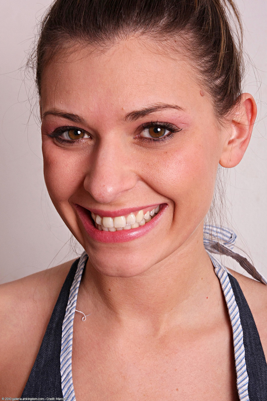 ビクトリア・ローソンはATKアーカイブスのポルノ写真でパフォーマンスする