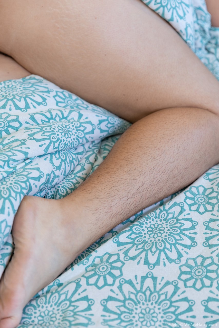 All-Natural American Adele Flaunts Her Hairy Body And Huge Tits