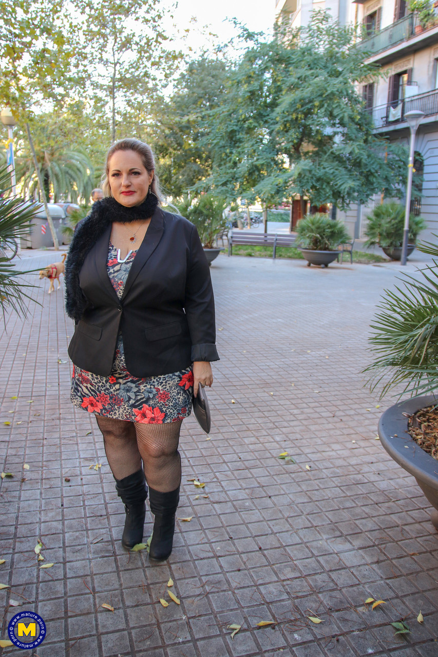 Mature Bbw Sophia Lola Flashes Her Big Breasts Outdoors