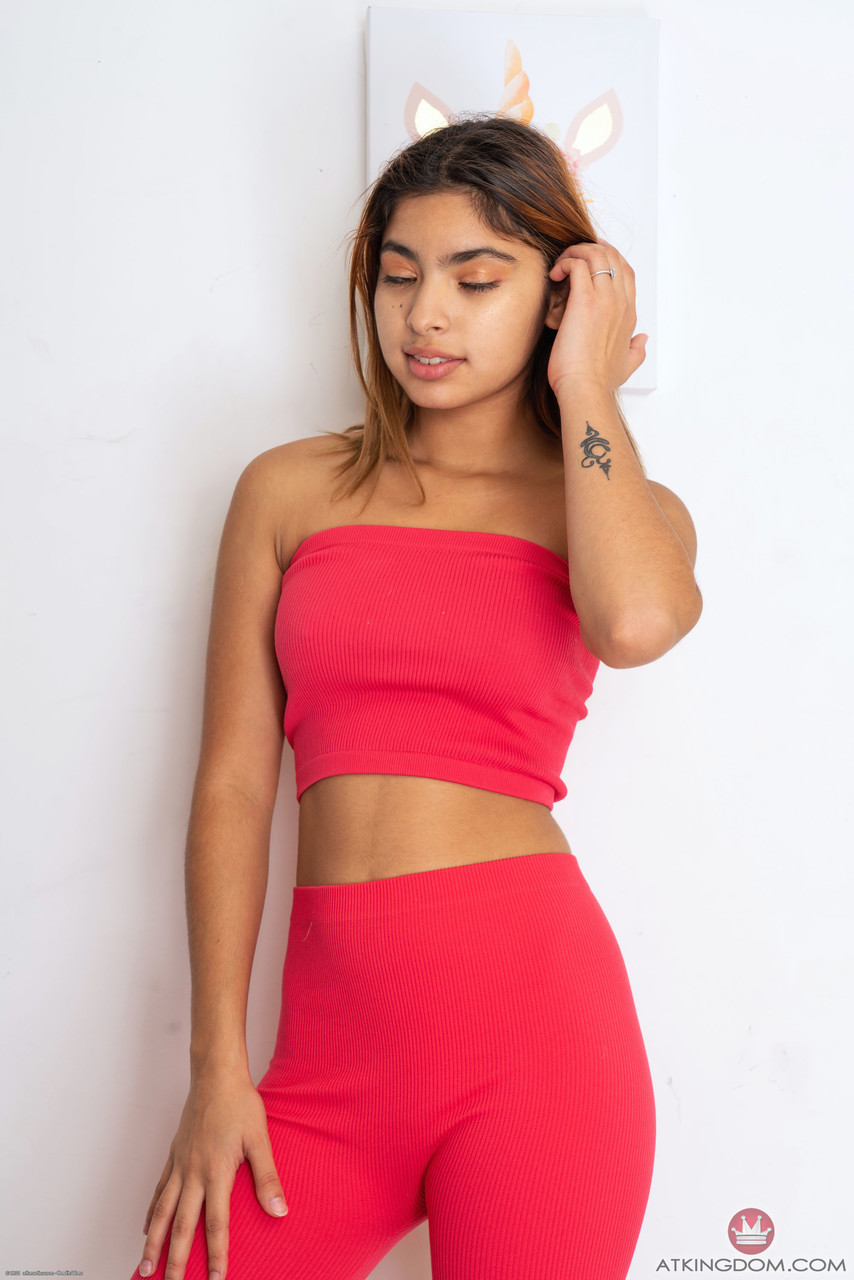 Amateur Teen Hazel Heart Tazhar Adorable Wa Ardha Sakhinah Wa Thadya Sakhinah Solo