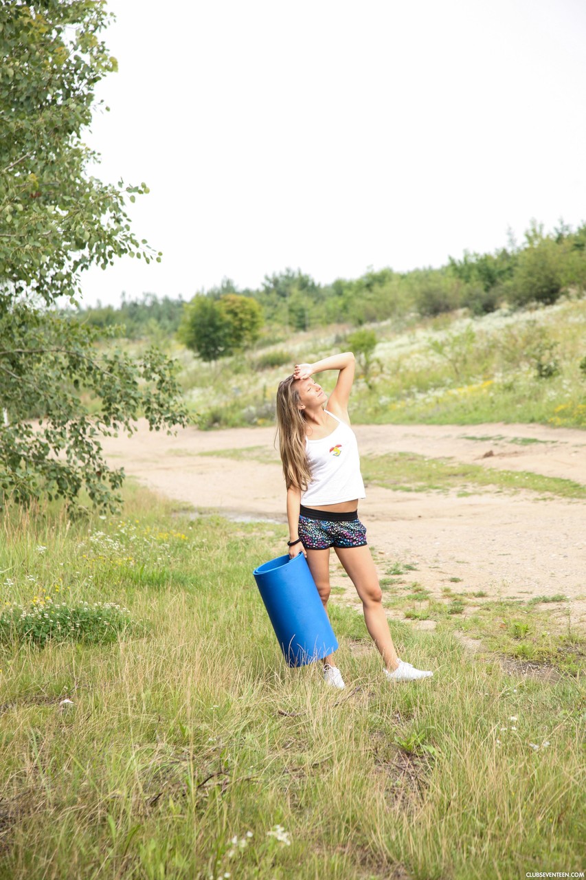 Nessy Naked Porn Pics From Club Seventeen