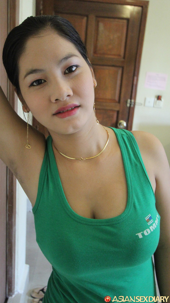 POV-Sextourist Fickt Asiatische Ersttimerin Mit Großen Schlaffen Titten