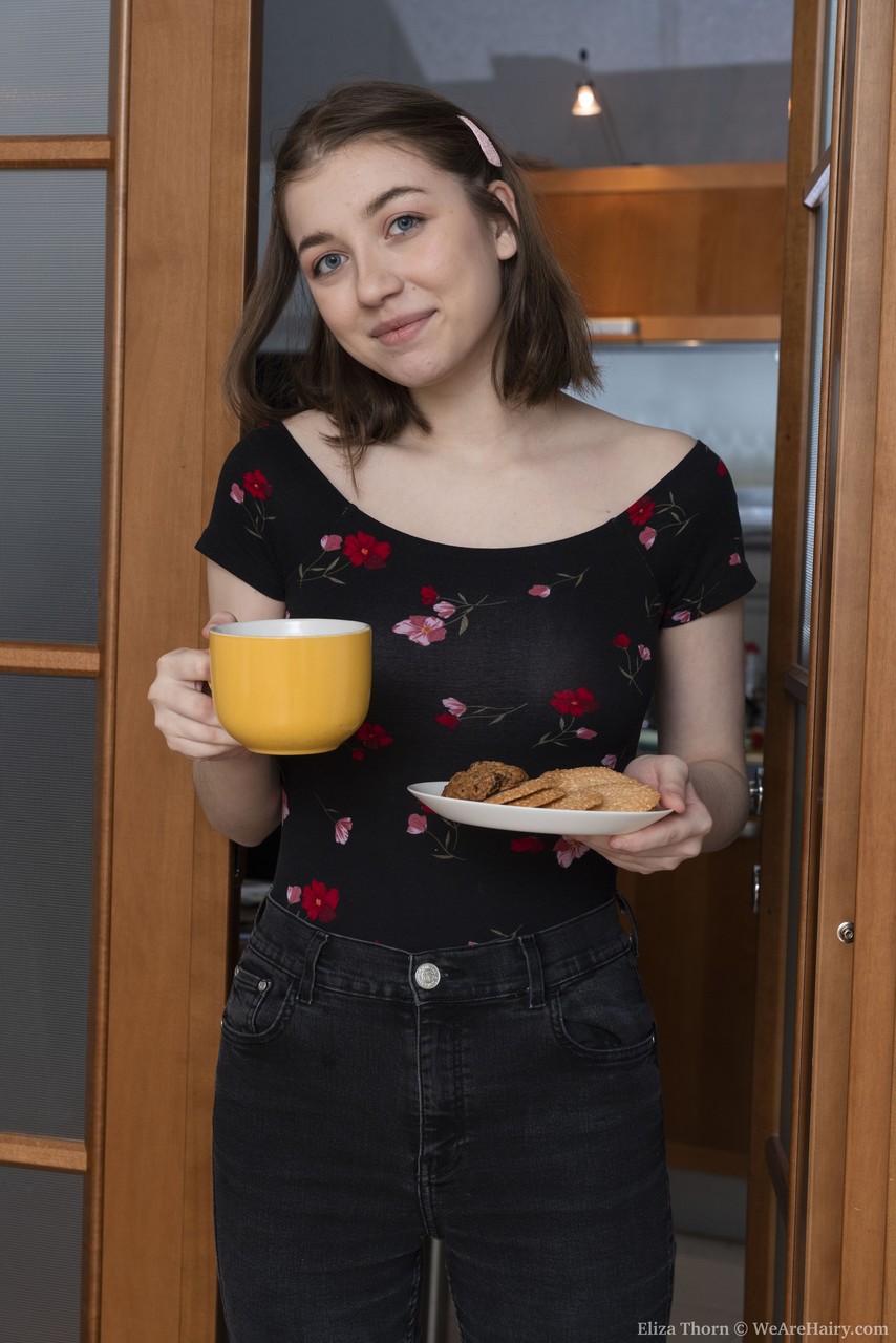 Eliza Thorn Shows Her Bushy Armpits And Crotch In Solo