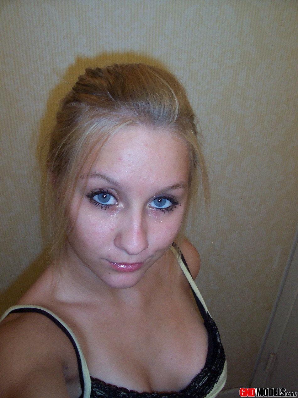 Blonde Amateur Kylie Takes Off Her Brassiere In A Tempting Fashion