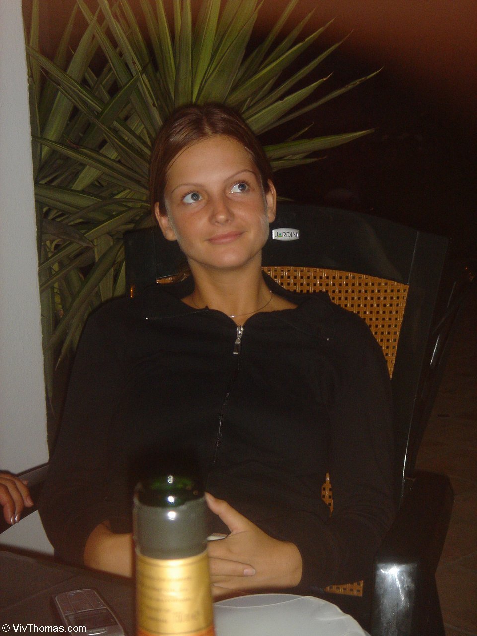 甘いレズビアンの友達ブリジットAとリズ・ハニーがお互いのあそこをキスする