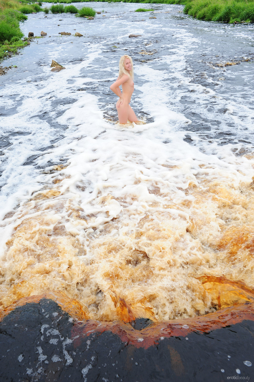 情色美人 Aleksa A 的裸体照片