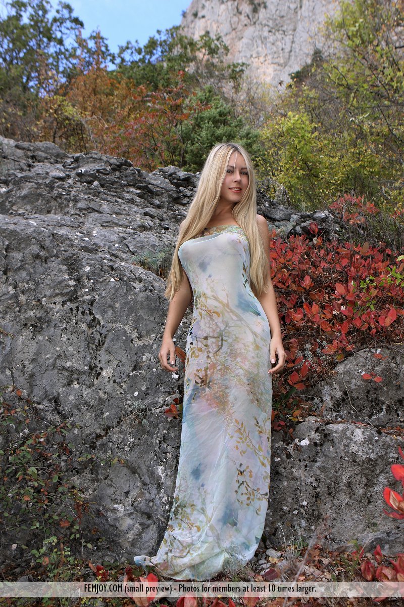 Blonde Chick Rubie Strips Nude For Hot Outdoor Poses