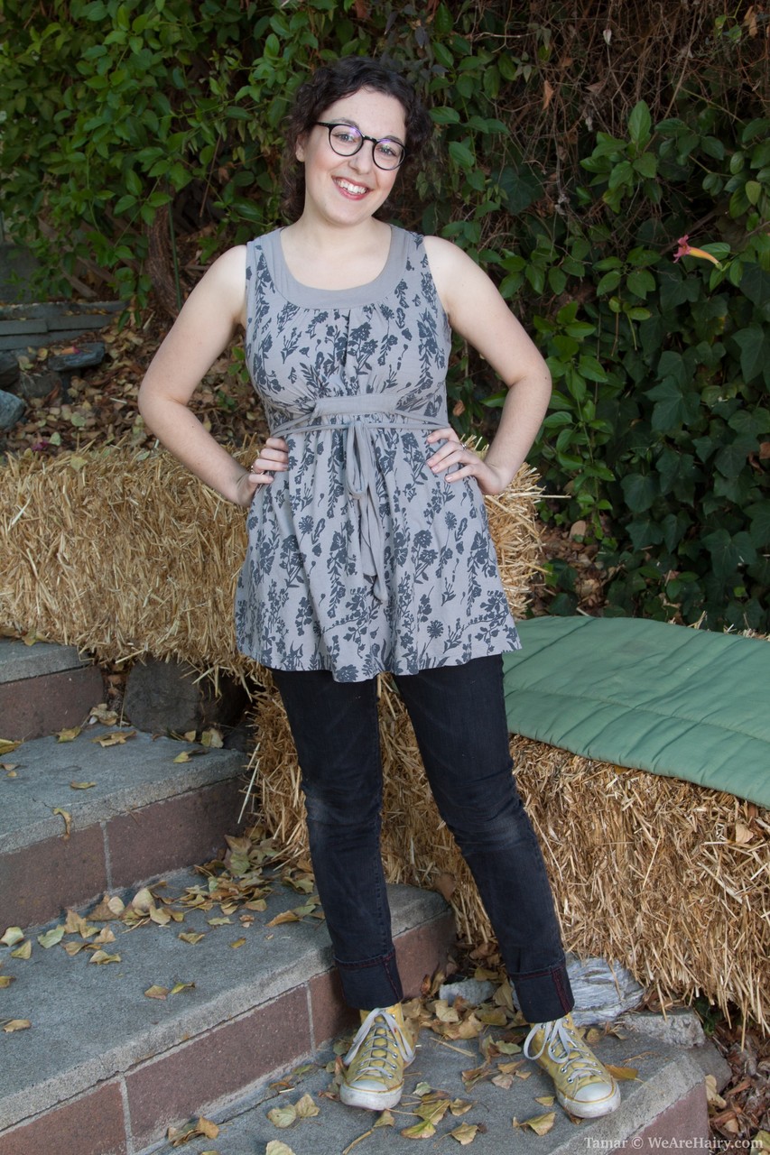 Curvy Teen Babe Tamar Shows Big Tits And Bush Outdoors