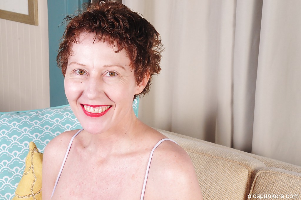 Fit Granny Dalny Flaunts Mature Body And Shaved Pussy