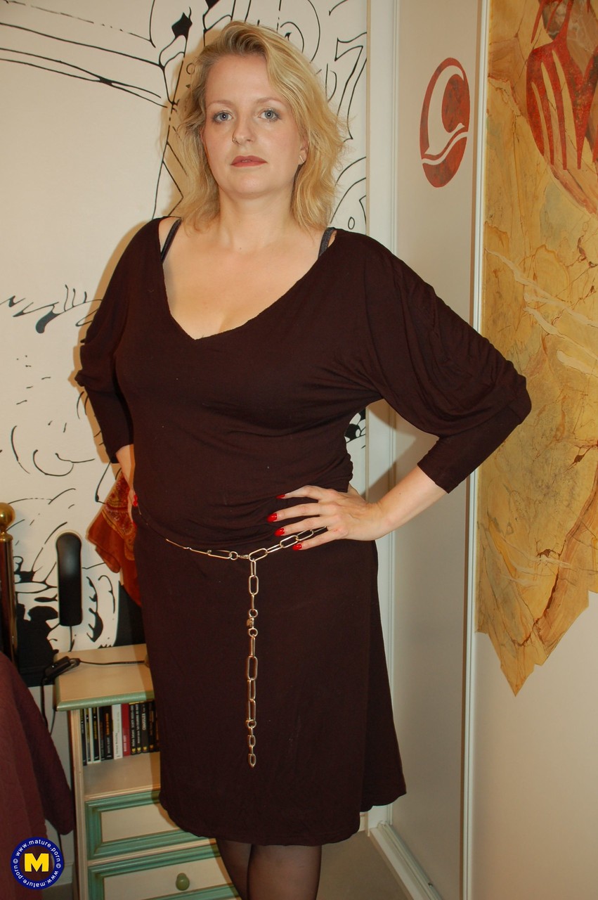 Blonde Mature Lady Receives Cumshot On Her Natural Tits After Fuck