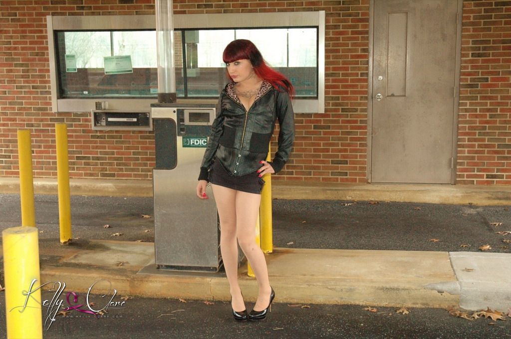 TS Kelly Clare In Hot Solo Gallery