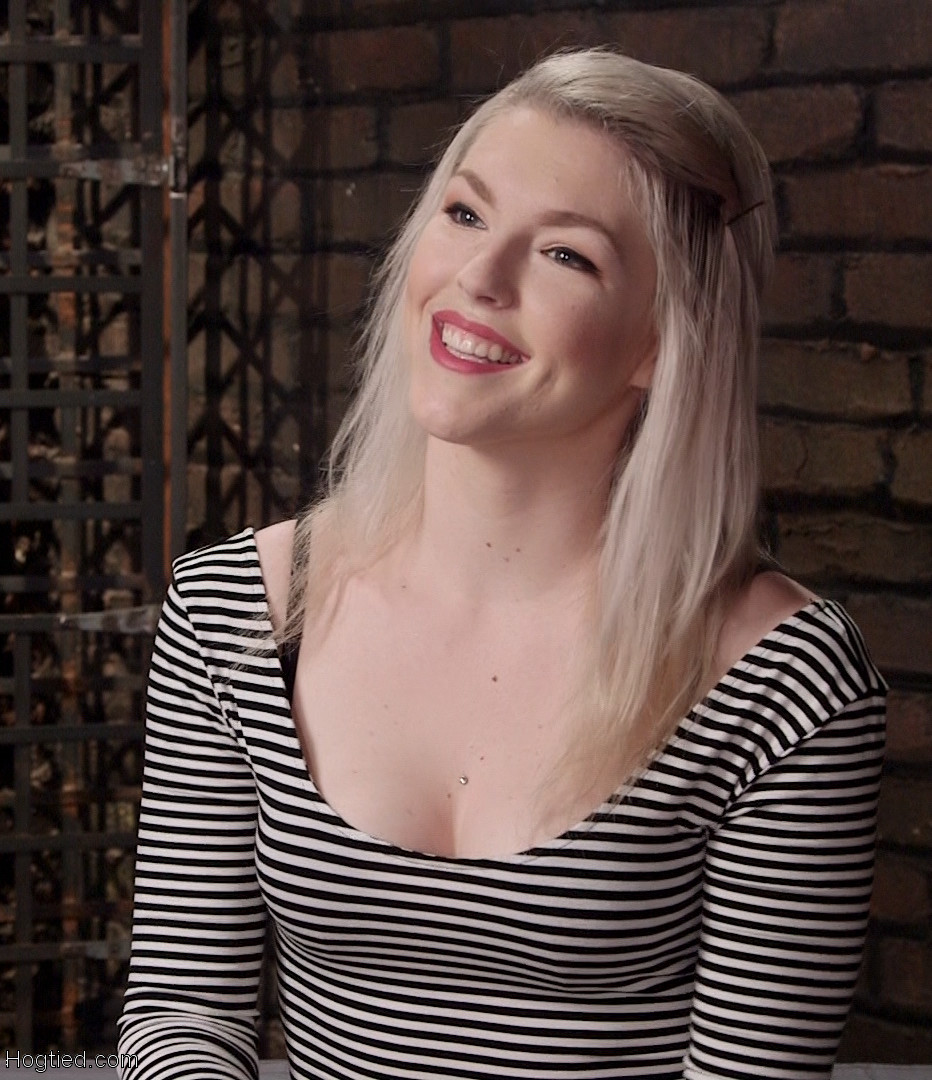 ホッグタイドされたエラ・ノヴァ裸で変態ボンデージXXX