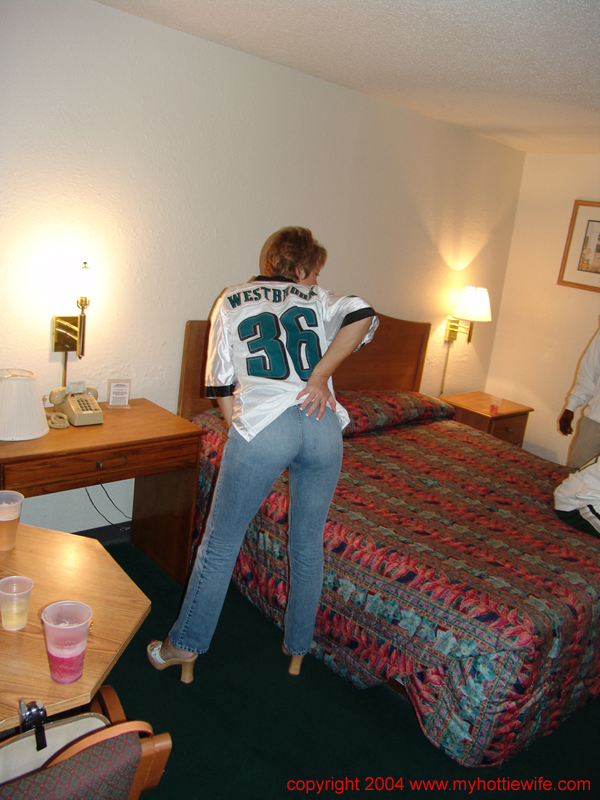 Hubby Films Mature Wife Tracy Lick In Black Stud Threesome