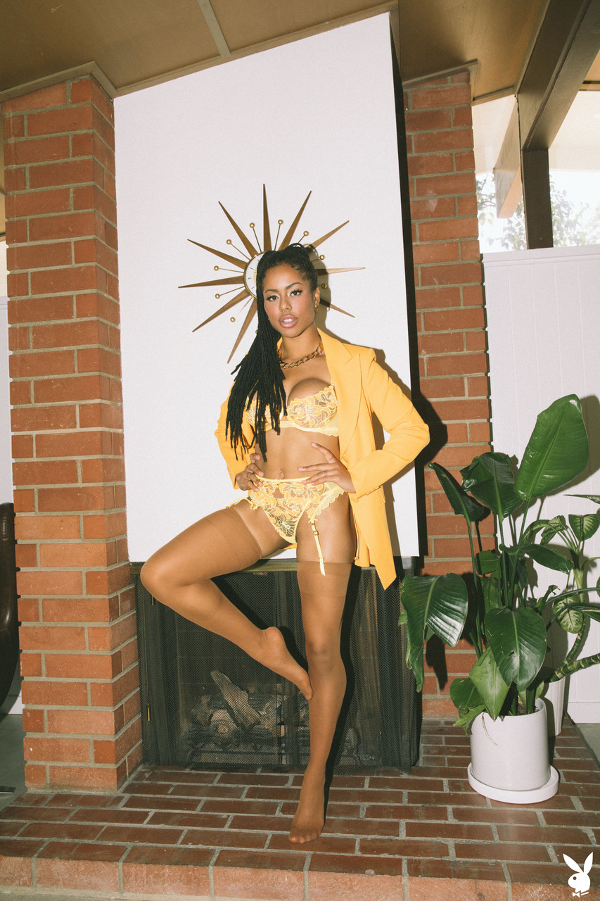 Kira Noir Flaunts Her Round Tits And Perfect Booty