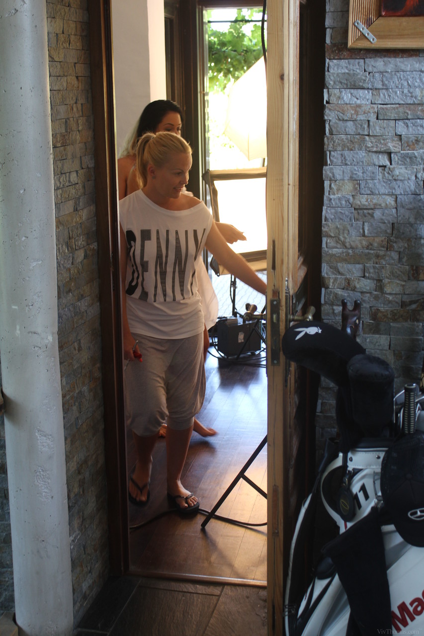 ニコル・スミス＆テイラー・シェイ ヌードギャラリー 撮影：ヴィヴ・トーマス